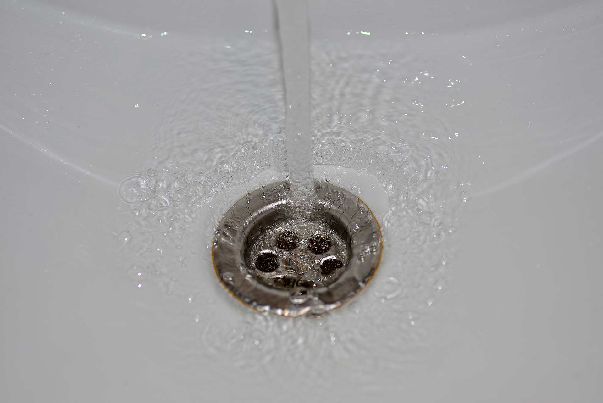 A2B Drains provides services to unblock blocked sinks and drains for properties in Kearsley.